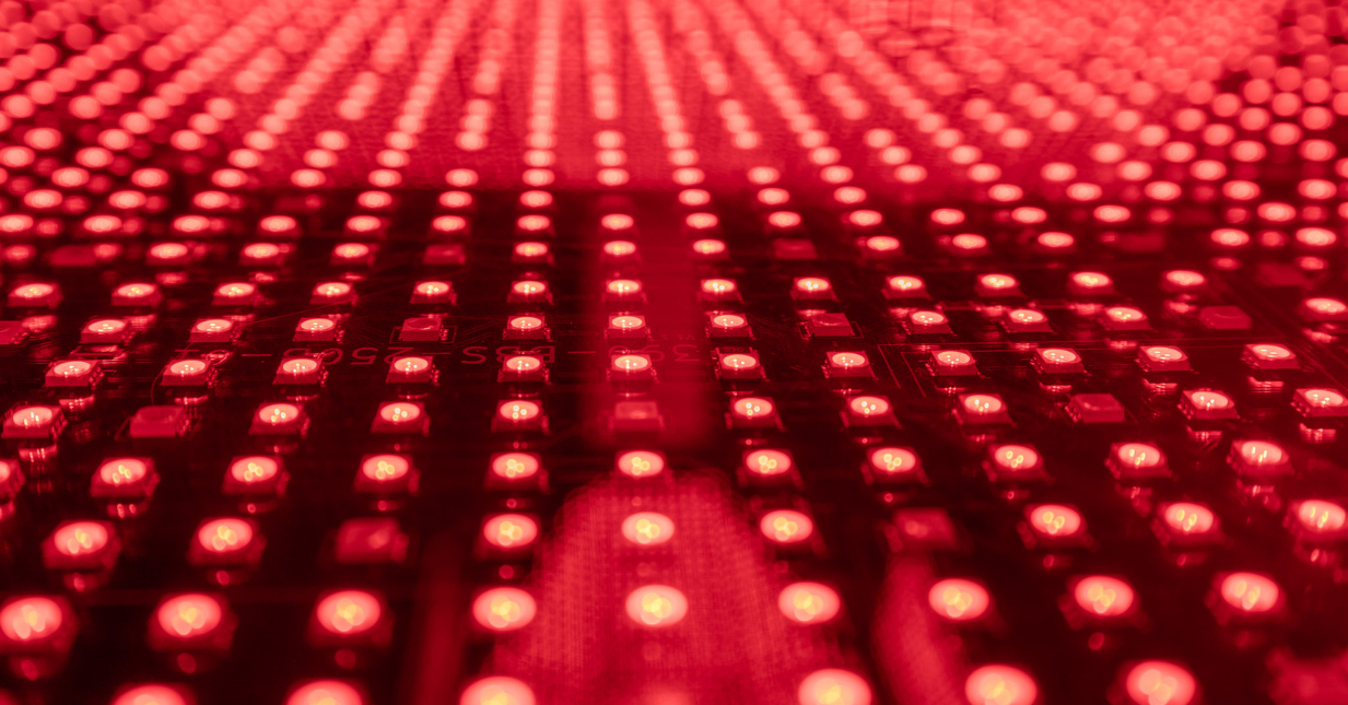 Wavelength Guide: What 635nm and 850nm Actually Do (And Why It Matters for Commercial Use)